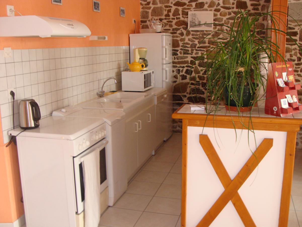 Chambres D'Hotes Le Petit Angle Saint-Broladre Экстерьер фото